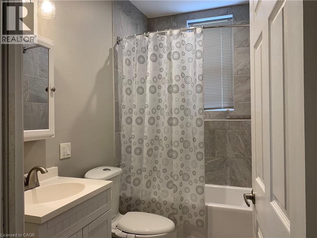 405 MACNAB Street N - 19