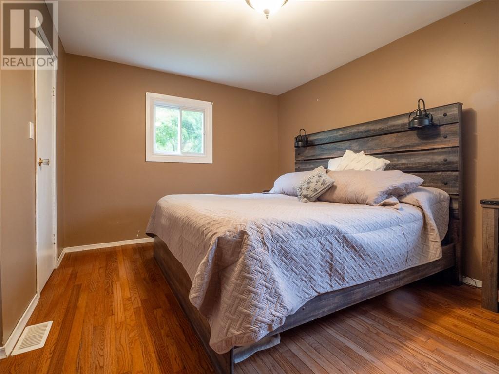 12 Michael's Bay Road - Image 34