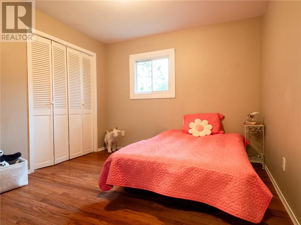 12 Michael's Bay Road - Image 36