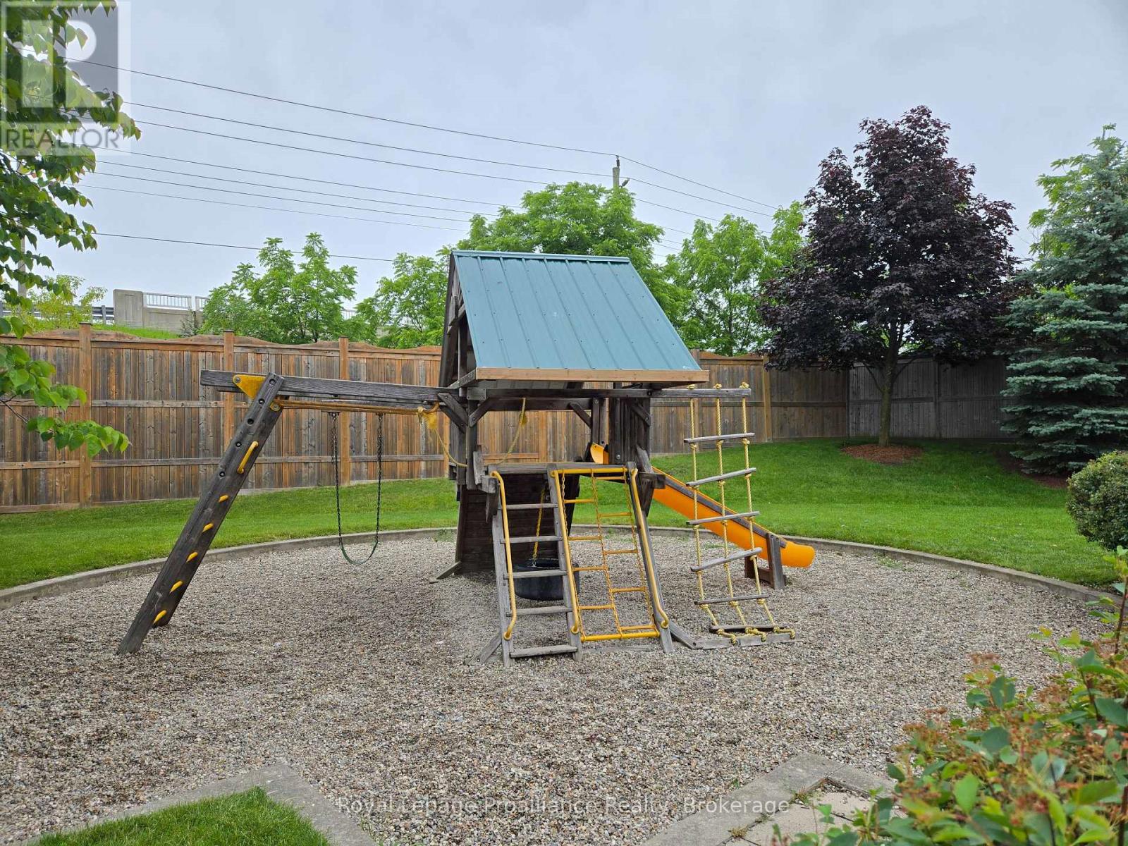 #16 9 PROGRESS AVENUE - 36