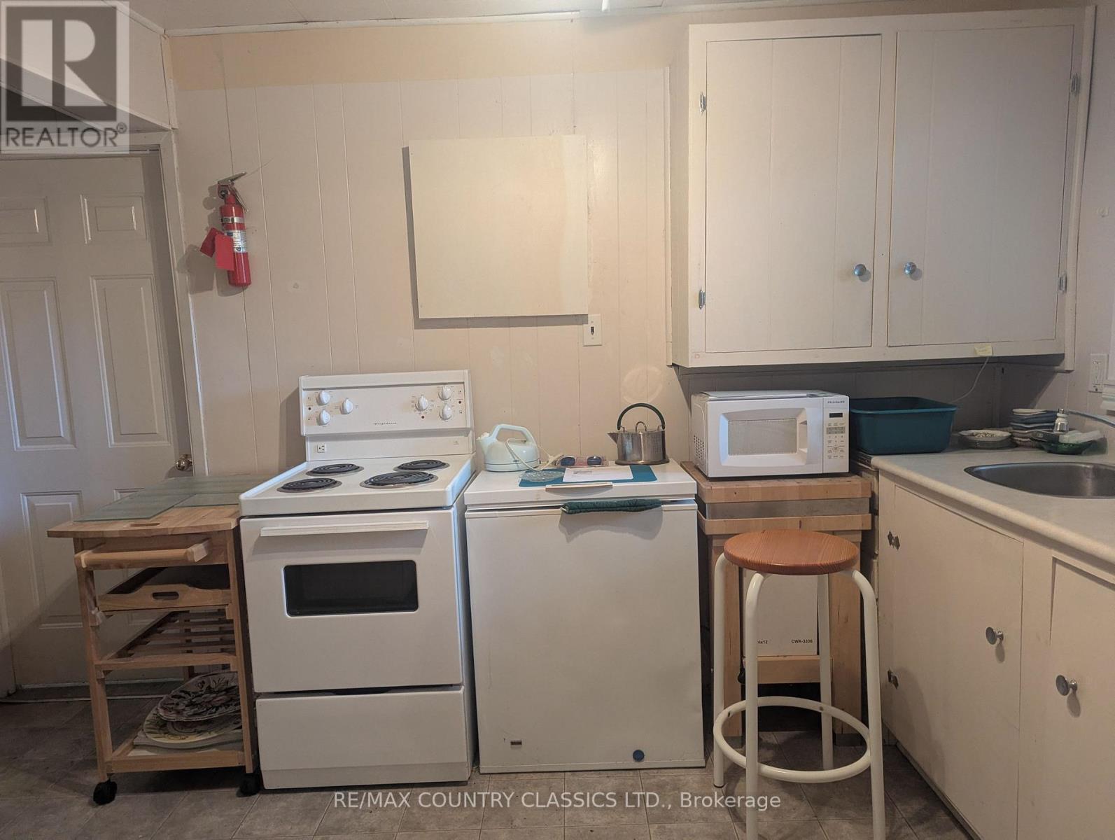 474A SPECTACLE LAKE ROAD - 12