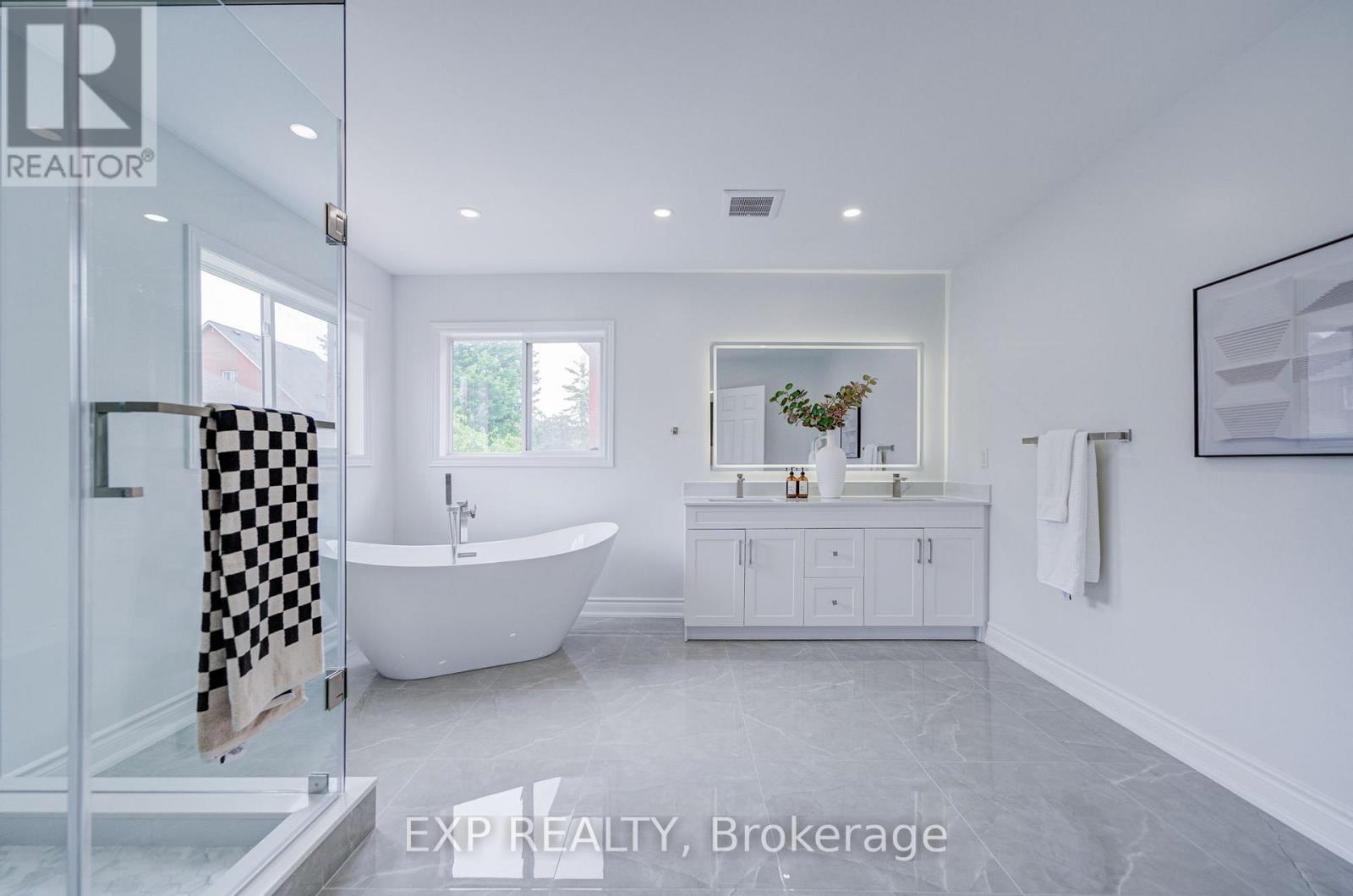 71 FUTURA AVENUE - 25