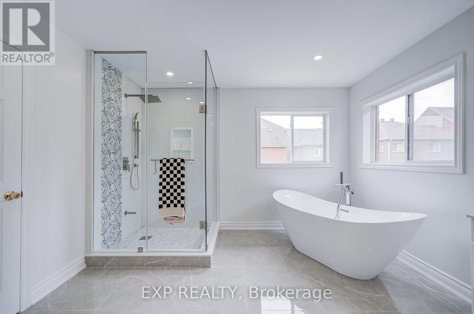 71 FUTURA AVENUE - 26