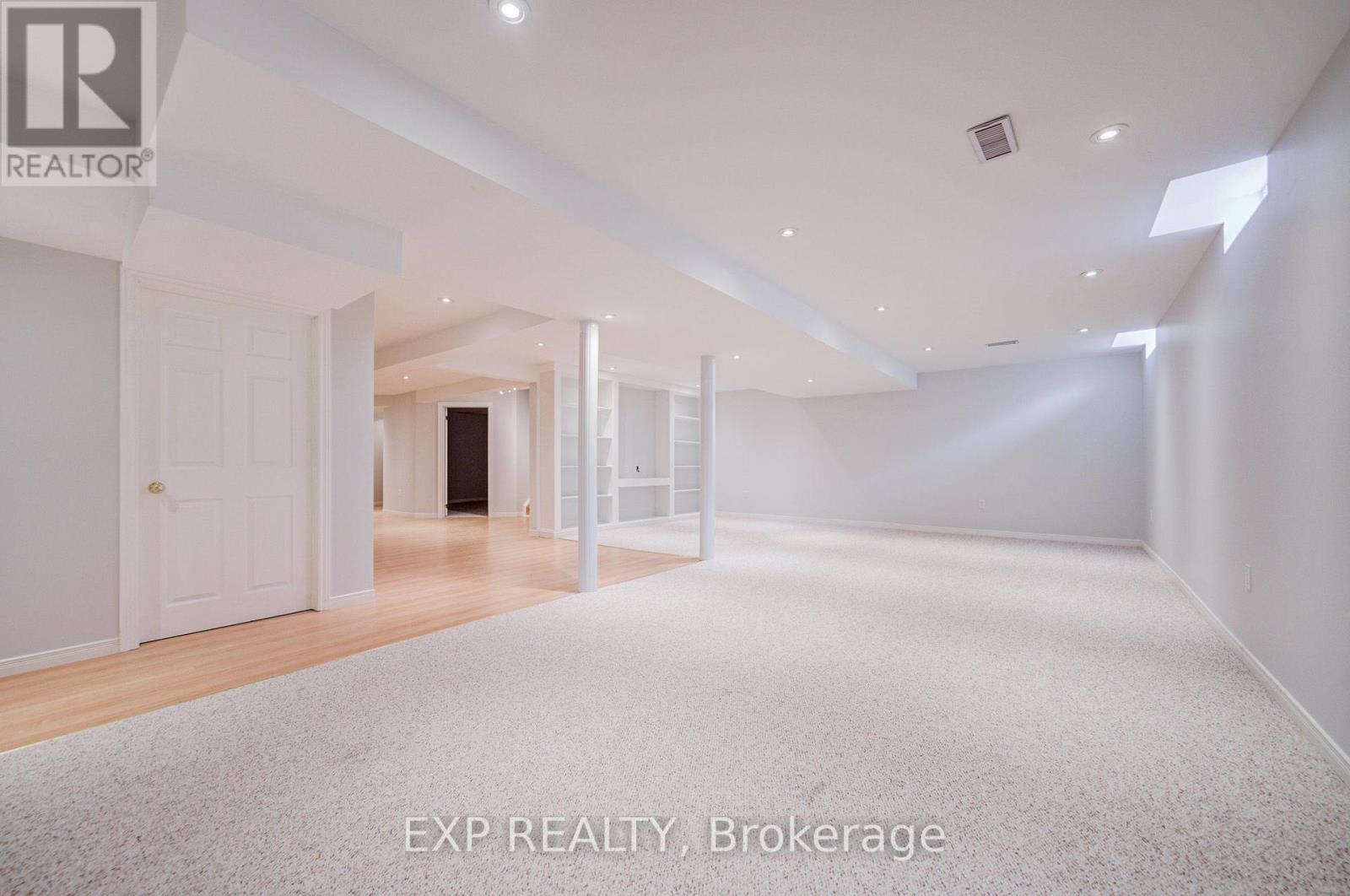 71 FUTURA AVENUE - 40