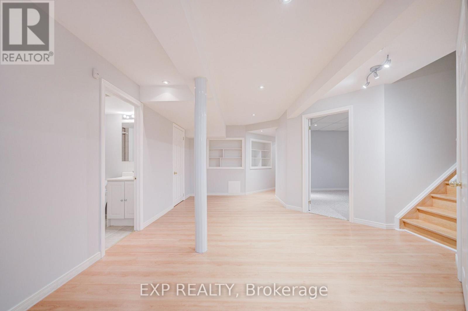 71 FUTURA AVENUE - 38