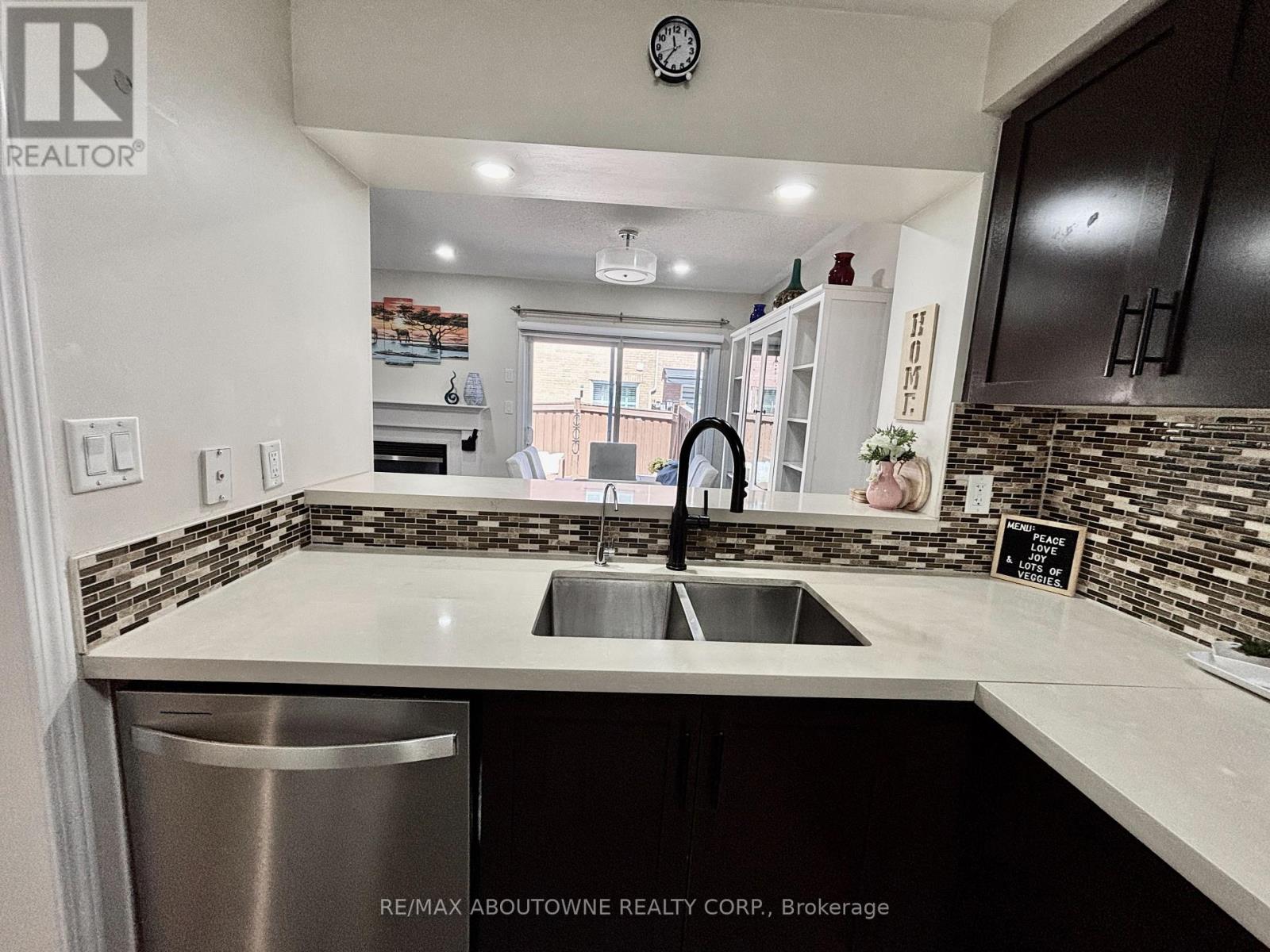 36 VAN FLEET TERRACE - 16