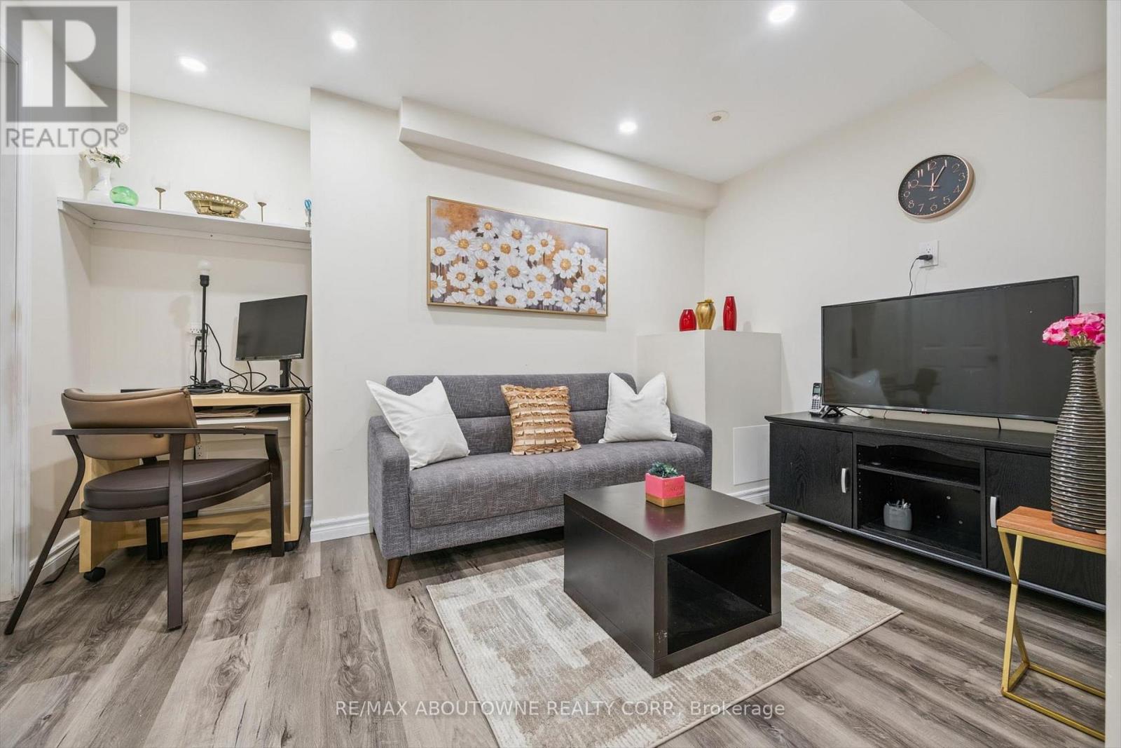 36 VAN FLEET TERRACE - 28