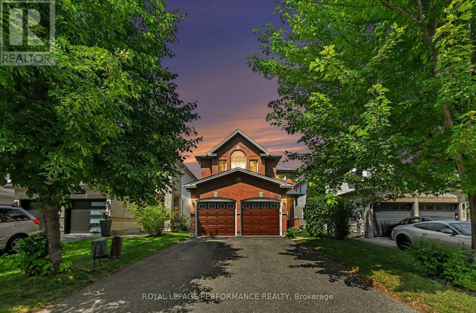 2202 CLENDENAN CRESCENT - 1