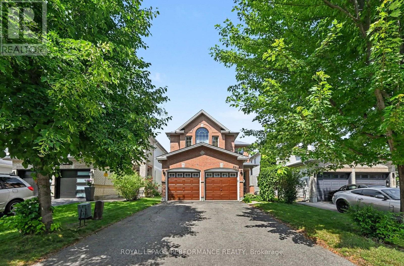 2202 CLENDENAN CRESCENT - 2