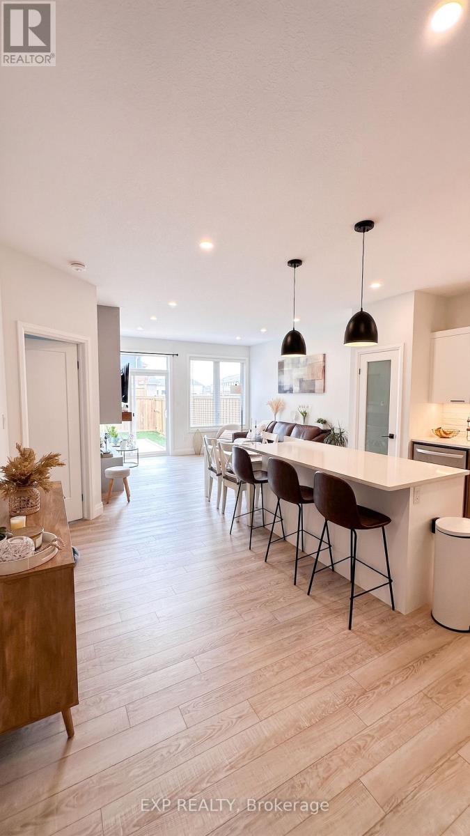 6 EVYLEAN COURT - 12