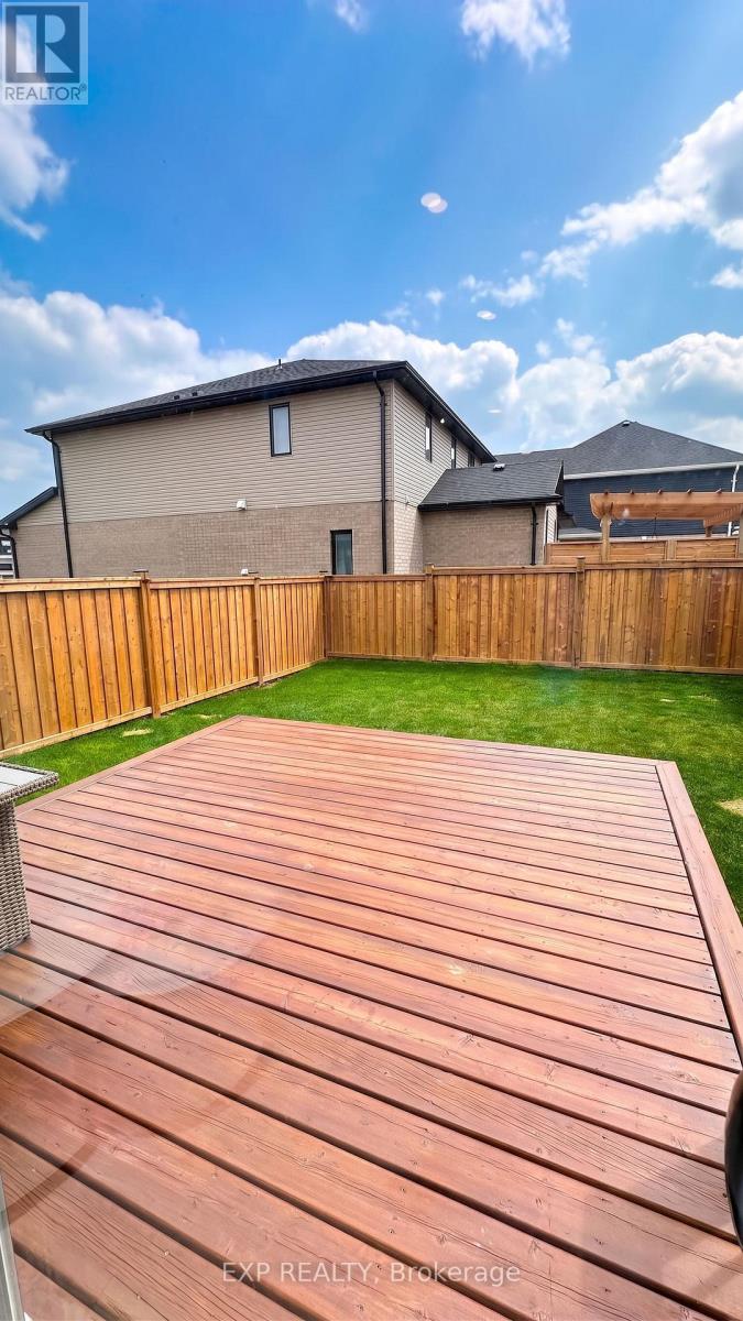 6 EVYLEAN COURT - 17