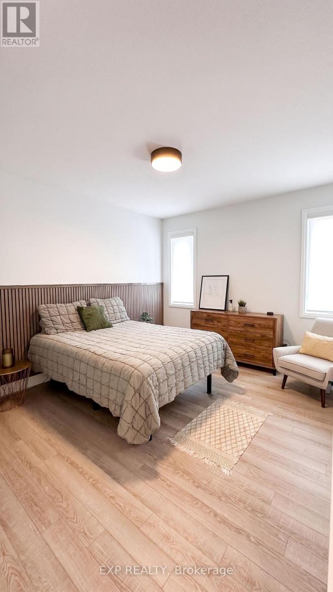6 EVYLEAN COURT - 20