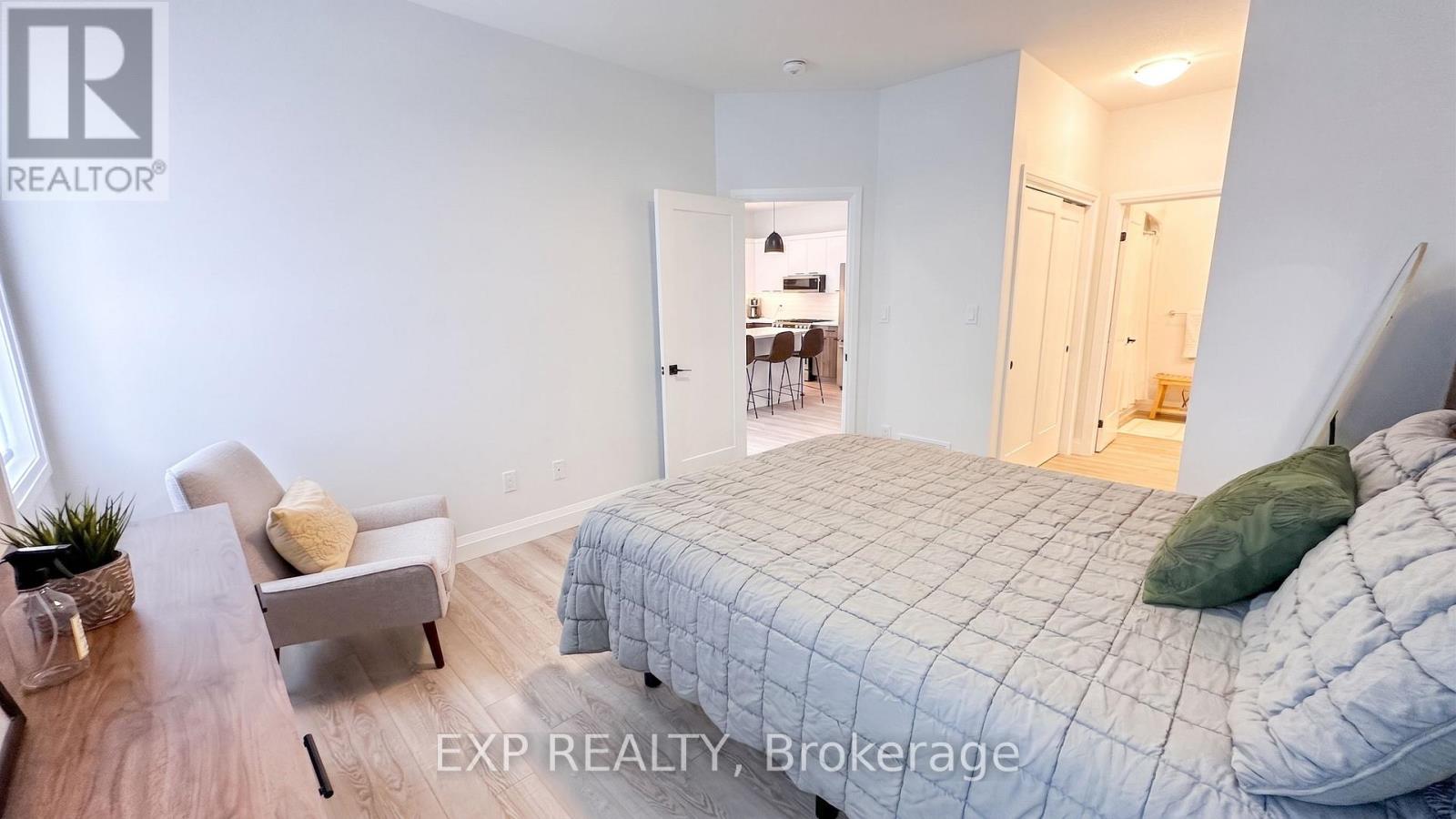 6 EVYLEAN COURT - 21