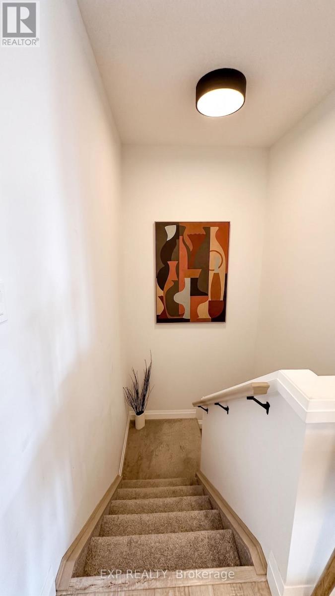 6 EVYLEAN COURT - 26