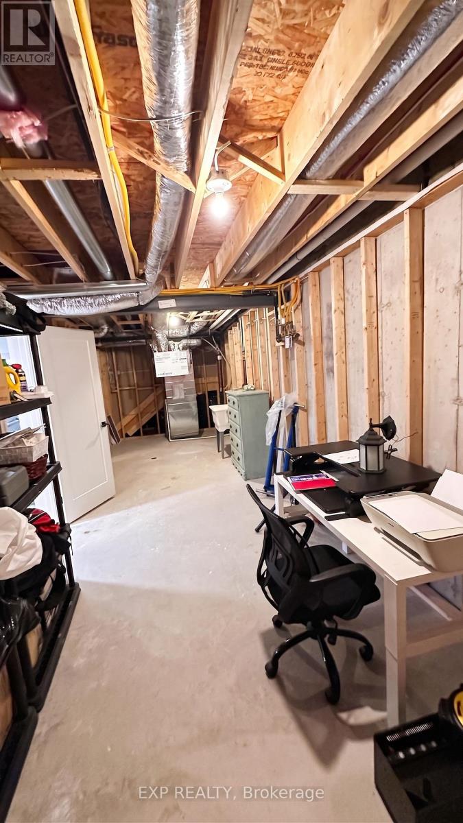 6 EVYLEAN COURT - 39