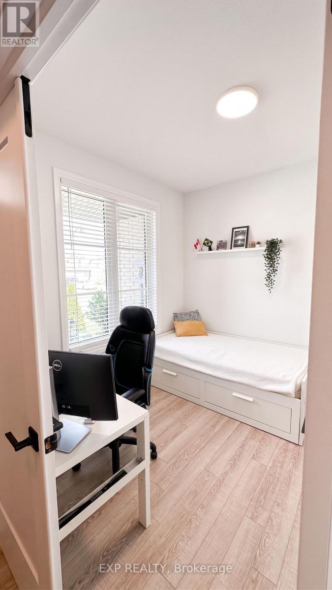 6 EVYLEAN COURT - 4