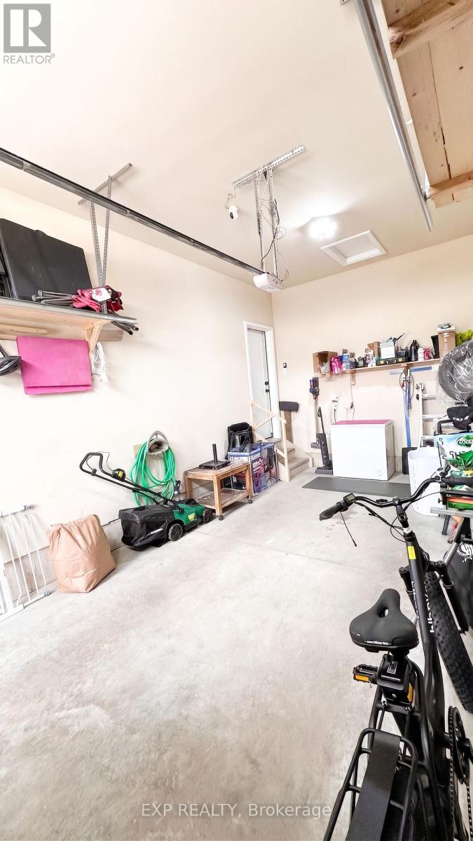 6 EVYLEAN COURT - 43