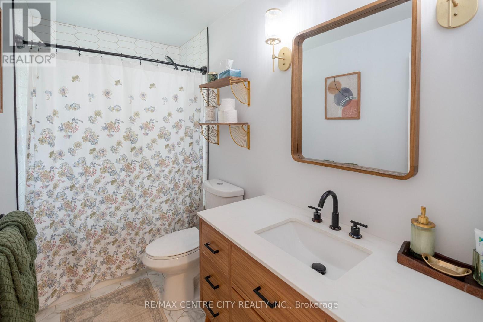 366 HUDSON DRIVE - 22