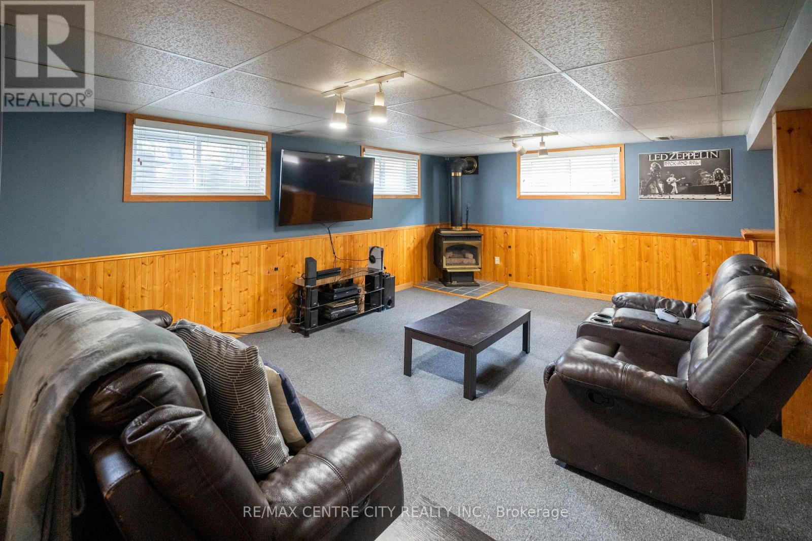 366 HUDSON DRIVE - 26