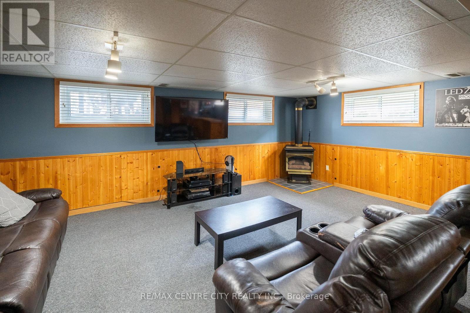 366 HUDSON DRIVE - 27