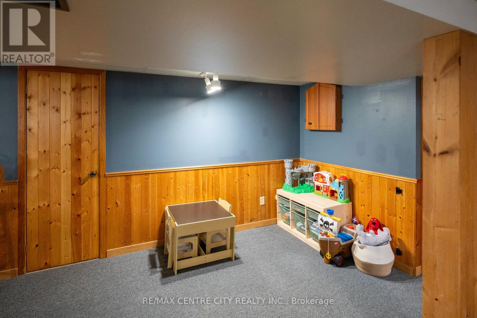 366 HUDSON DRIVE - 34