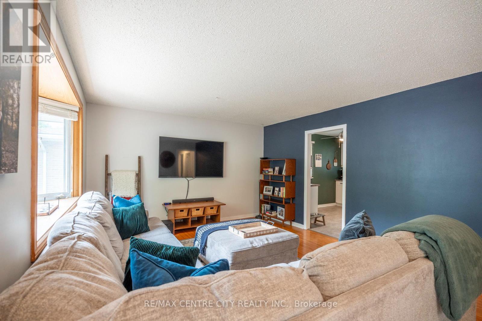 366 HUDSON DRIVE - 8