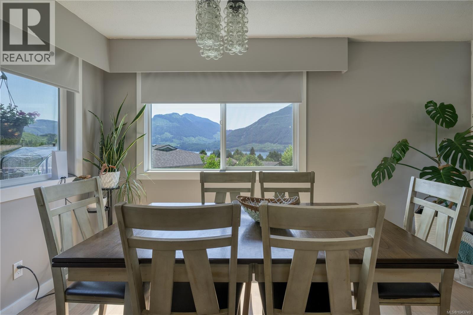 978 Rupert Ave - 10