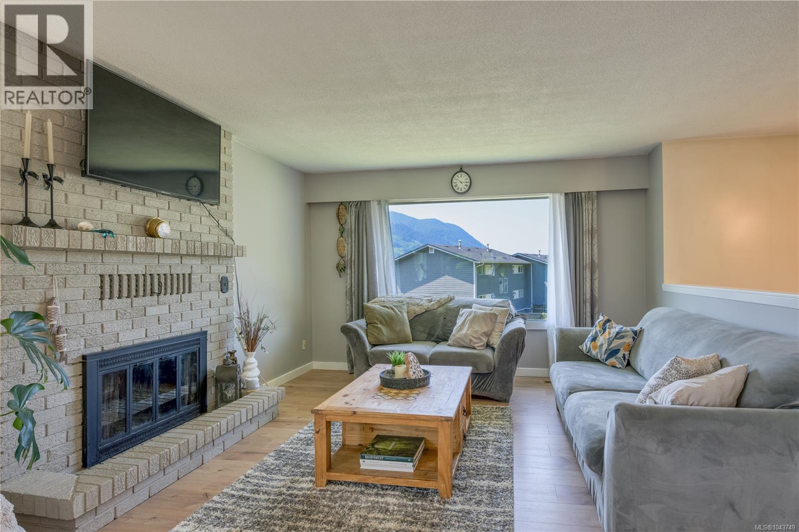 978 Rupert Ave - Image 14