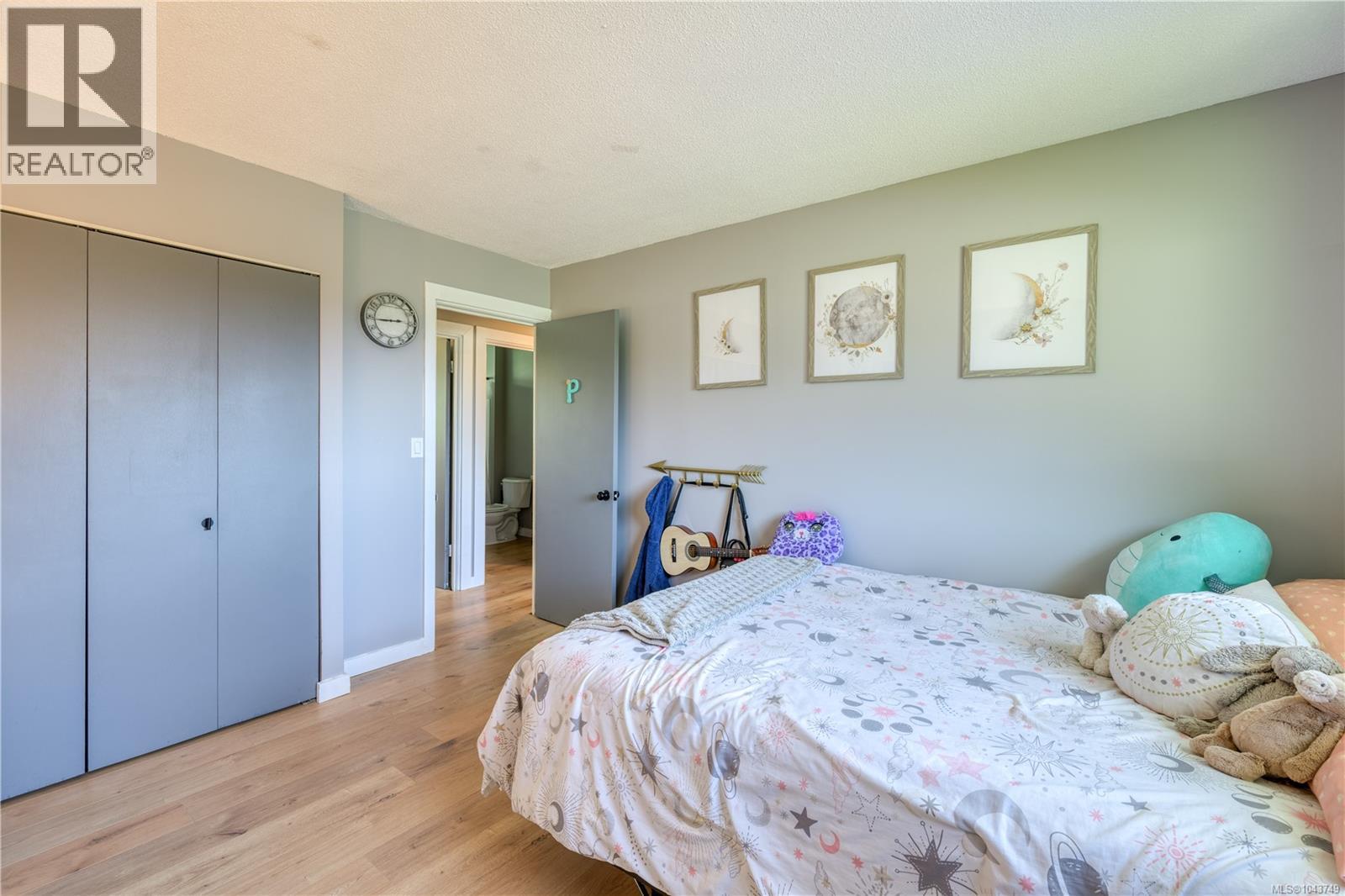 978 Rupert Ave - Image 20