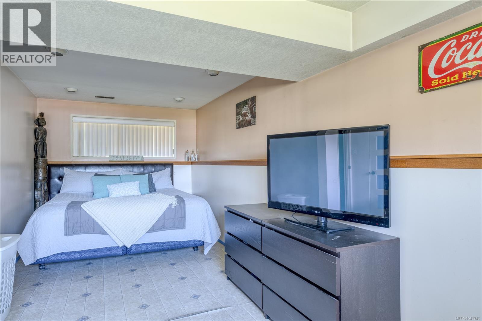 978 Rupert Ave - 26