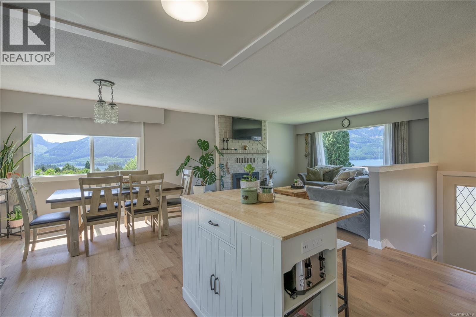 978 Rupert Ave - 4