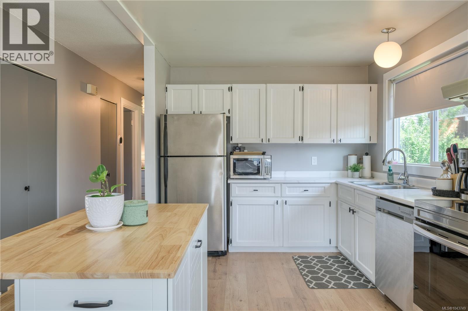 978 Rupert Ave - 6