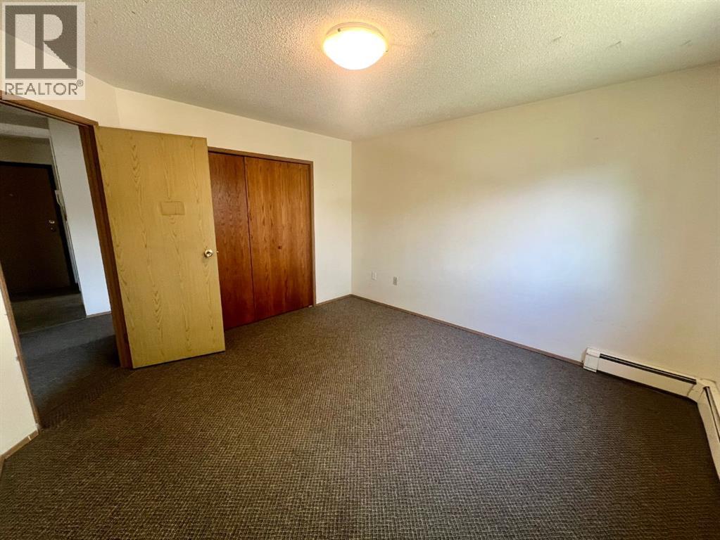 #204 5502 58A Street - 9