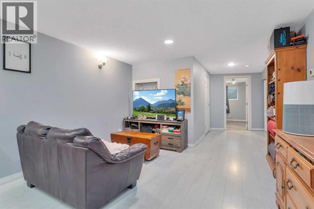 32 Otterbury Avenue - 30