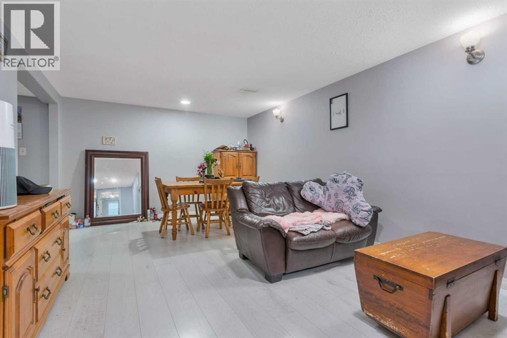 32 Otterbury Avenue - 28