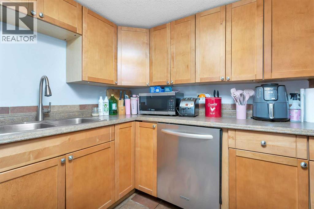 32 Otterbury Avenue - 38