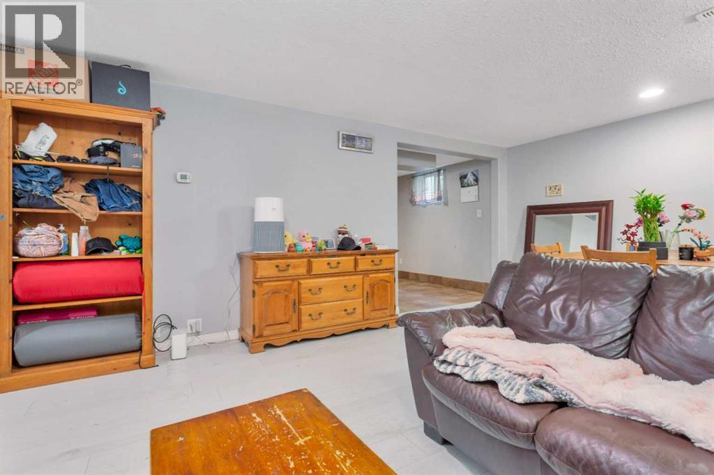 32 Otterbury Avenue - 29