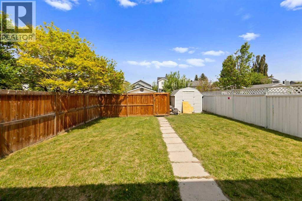 42 River Rock Road SE - 30