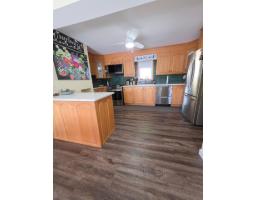Family room - 395 Ch. De La Montagne, Val Des Monts, QC J8N1B5 Photo 9