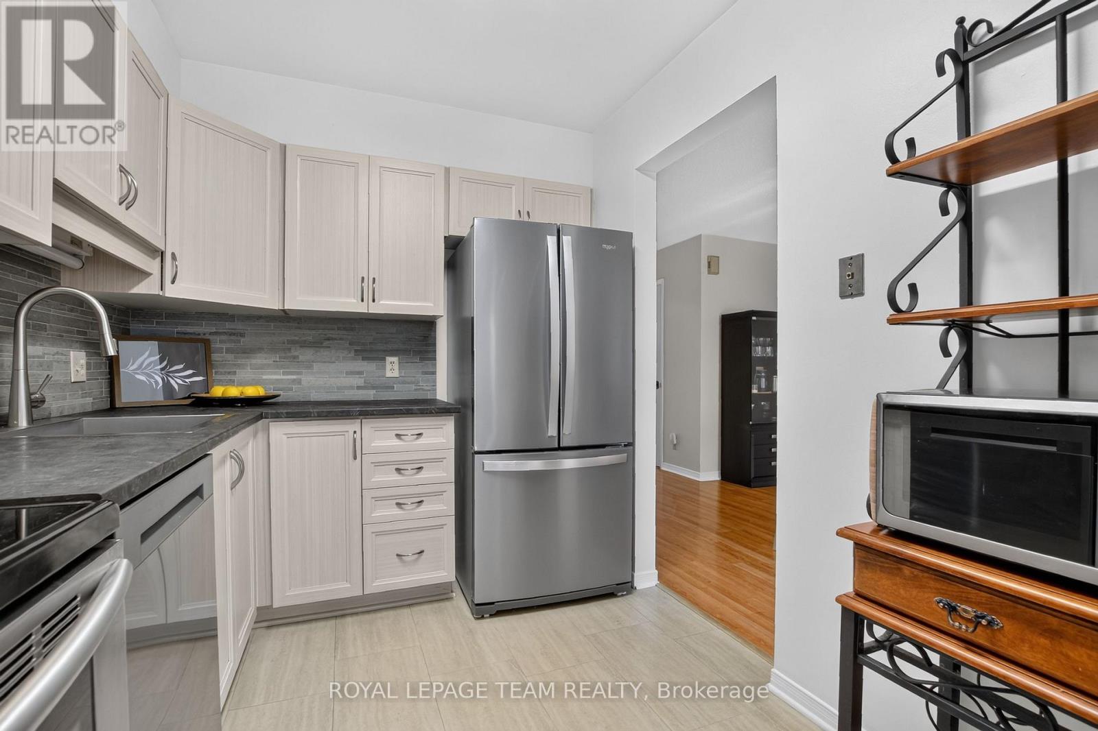 65 WOODPARK WAY - 20
