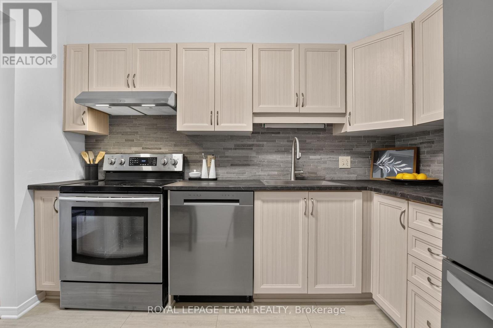 65 WOODPARK WAY - 21