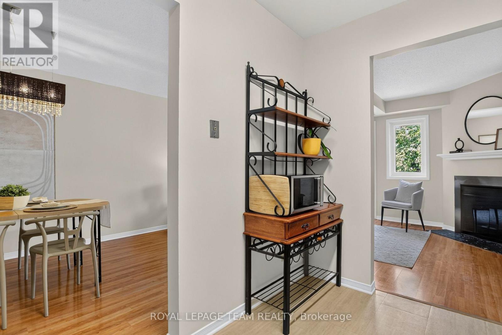 65 WOODPARK WAY - 23