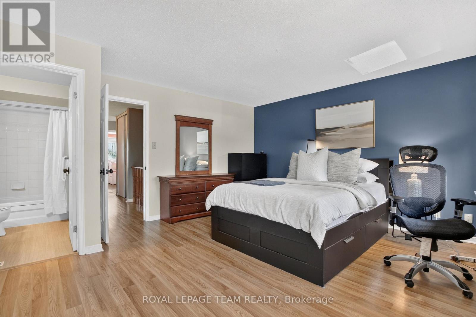 65 WOODPARK WAY - 26