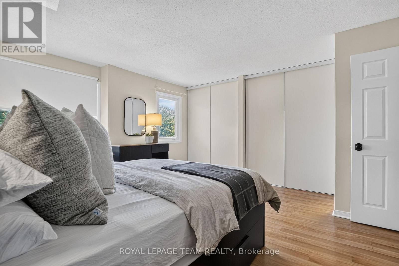 65 WOODPARK WAY - 27