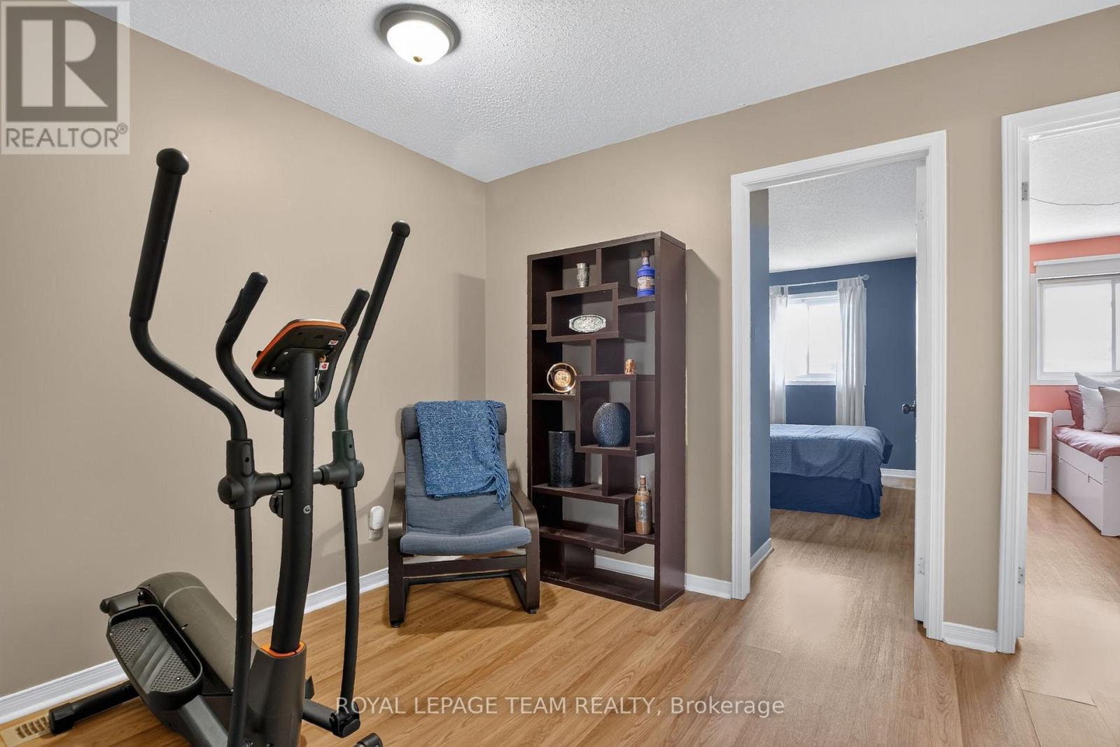 65 WOODPARK WAY - 36