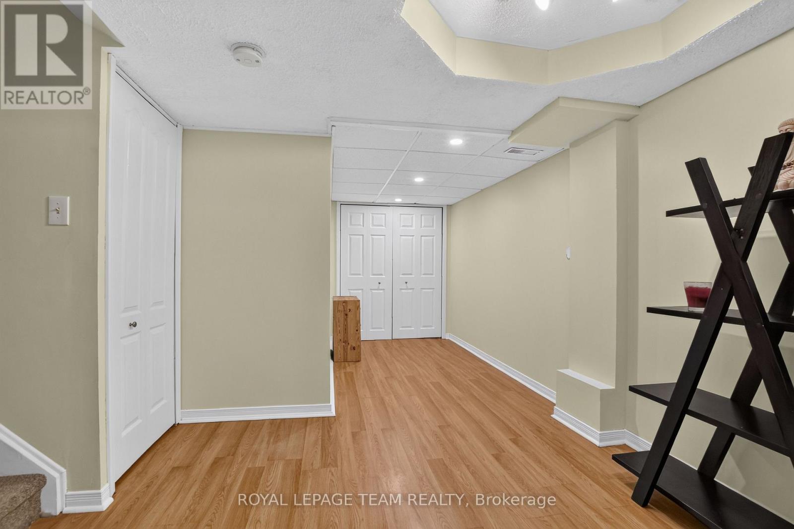 65 WOODPARK WAY - 42