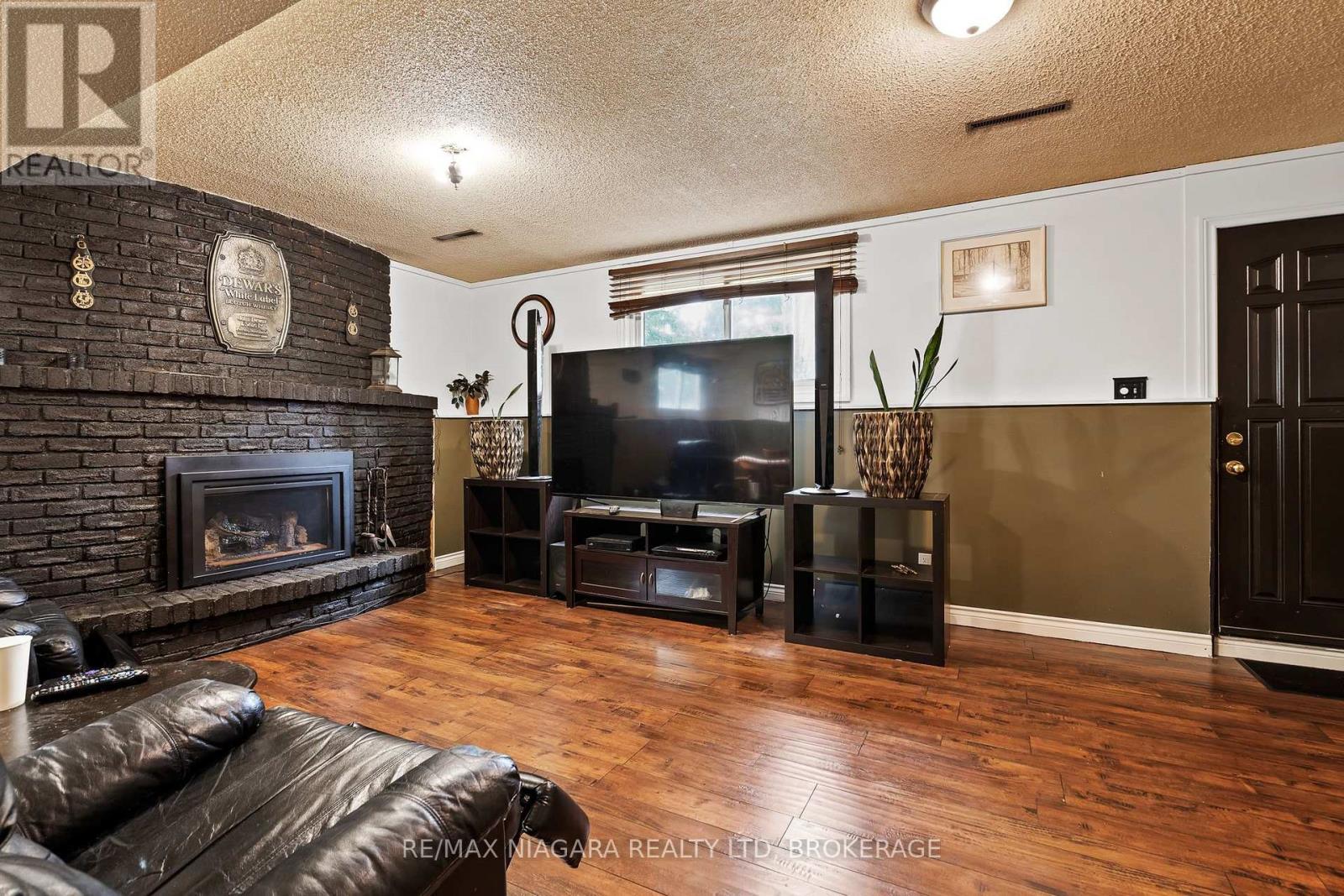 6186 DELTA DRIVE - 16