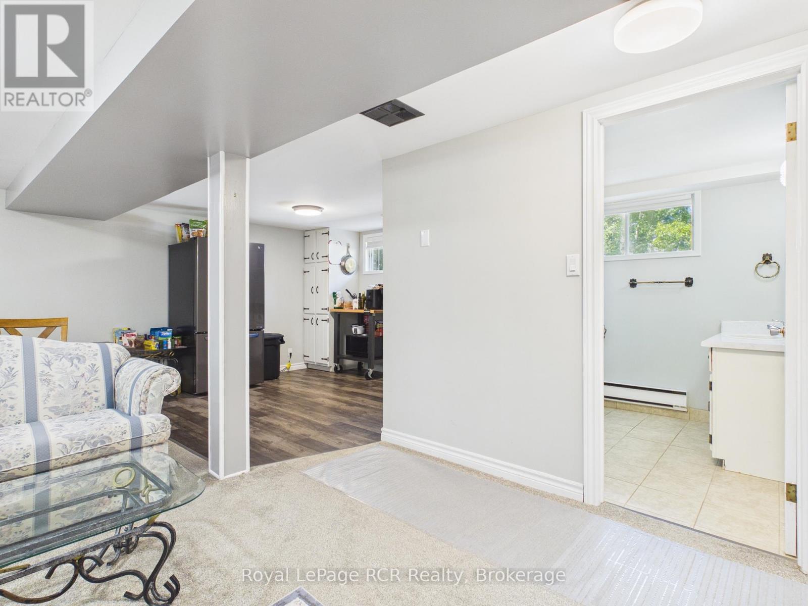 383 WELLINGTON STREET - 34