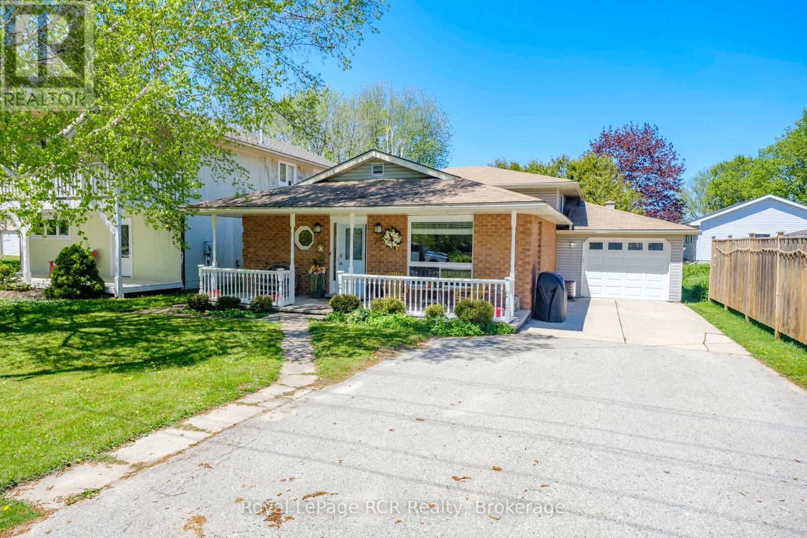 74 GRENVILLE STREET N - 2