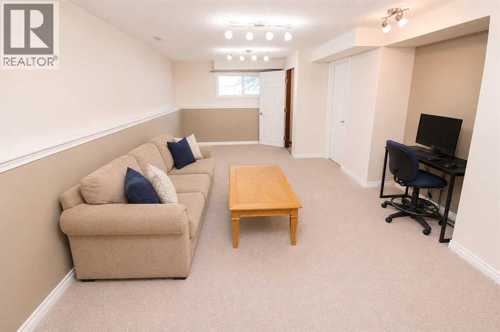 Listing photo – 96 Duckering Close, Red Deer
